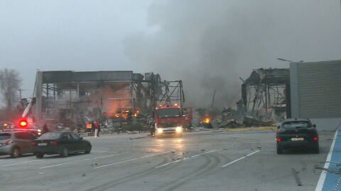 - EKTAKTO - Πυρκαγιά στα Τρίκαλα: Απανθρακώθηκαν τρεις γυναίκες εργαζόμενες - Αγωνία για ακόμα δύο