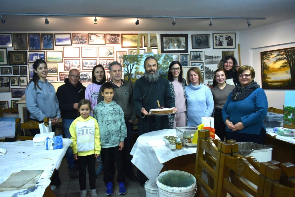 Το εργαστήρι ζωγραφικής «Μετ’ έρωτος την φύσιν» έκοψε τις βασιλόπιτες (φωτο)