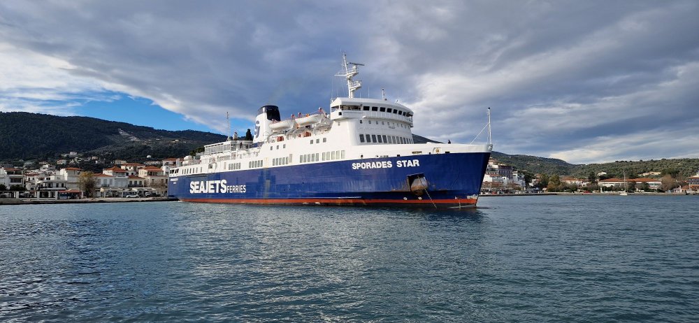 Κυριακή χωρίς δρομολόγιο το Sporades Star λόγω καιρού