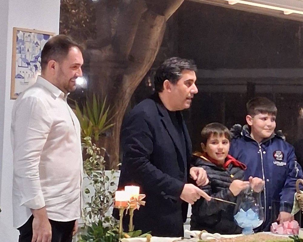 Στιγμές χαράς στην κοπή πίτας της Δημοτικής Φιλαρμονικής και της Χορωδίας Σκιάθου (φωτο) 
