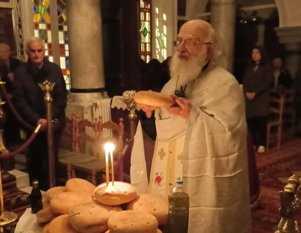 Φωτορεπορτάζ από την Αγρυπνία προς τιμήν του Αγ. Χαραλάμπους στο Μητροπολιτικό Ναό Τριών Ιεραρχών Σκιάθου