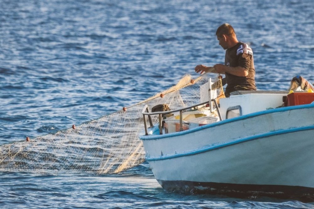 Στο Ευρωκοινοβούλιο τα αιτήματα των αλιέων-Συνάντηση  με τον ευρωβουλευτή του ΠΑΣΟΚ – ΚΙΝΑΛ Σάκη Αρναούτογλου