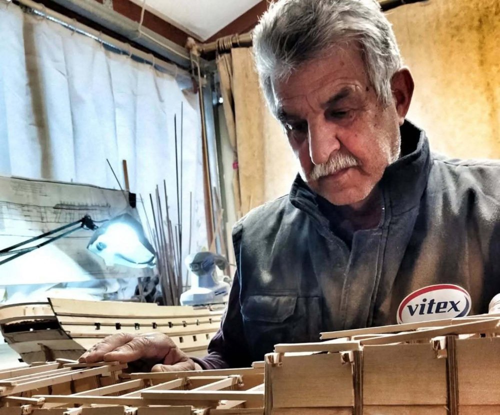 Επιθυμία του μικροναυπηγού - μοντελιστή Αντώνη Τζούμα είναι η πλούσια συλλογή του να εκτίθεται μόνιμα σε κάποιο κατάλληλο χώρο