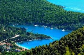 Κυνήγι θησαυρού: 6 καρδιές αγάπης που μπορείτε να εντοπίσετε στα ελληνικά τοπία | η μία στις Σποράδες