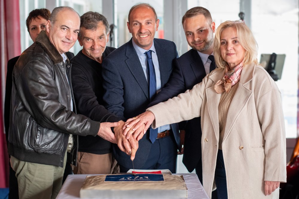 Με επιτυχία και εντυπωσιακή συμμετοχή η κοπή πίτας της ΔΗΜ.Τ.Ο Νέας Δημοκρατίας Σκιάθου (φωτο)