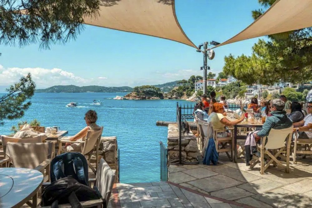 Με επιτυχία διενεργήθηκε η δημοπρασία για την εκμίσθωση του υγειονομικού ενδιαφέροντος δημοτικού καταστήματος στη χερσονησίδα Μπούρτζι