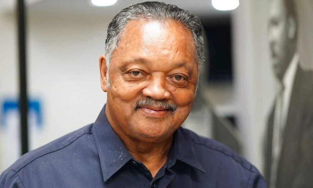 Πέθανε ο Jesse Jackson - Αγωνίστηκε στο πλευρό του Μάρτιν Λούθερ Κινγκ για τα πολιτικά δικαιώματα