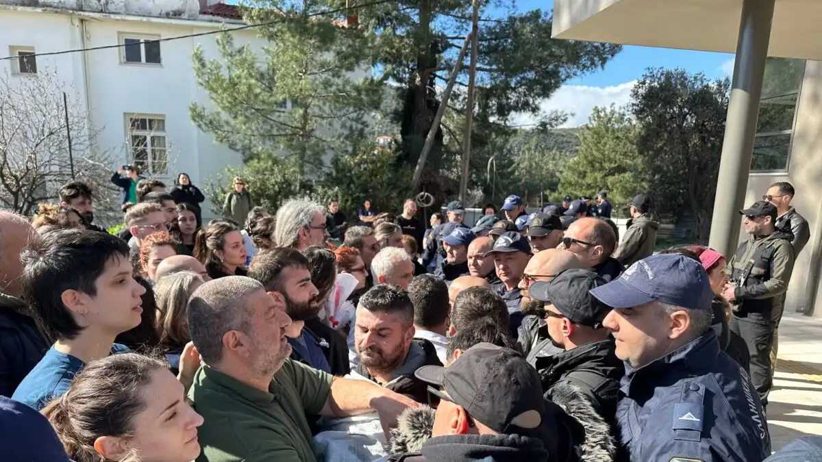 Μυτιλήνη: Ένταση ξανά λόγω επίσκεψης Γεωργιάδη σε νοσοκομείο – Ο διάλογος με εργαζόμενους