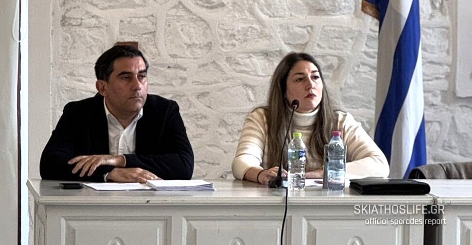 Σκληρή κριτική από την αντιπολίτευση για την παύση οικοδομικών εργασιών που θέλει να 