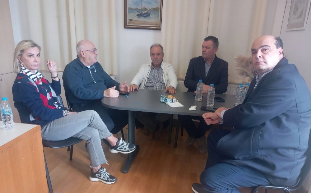 Σύσκεψη Περίσση με κυβερνητικούς βουλεύτες και στελέχη για τα προβλήματα της Σκοπέλου