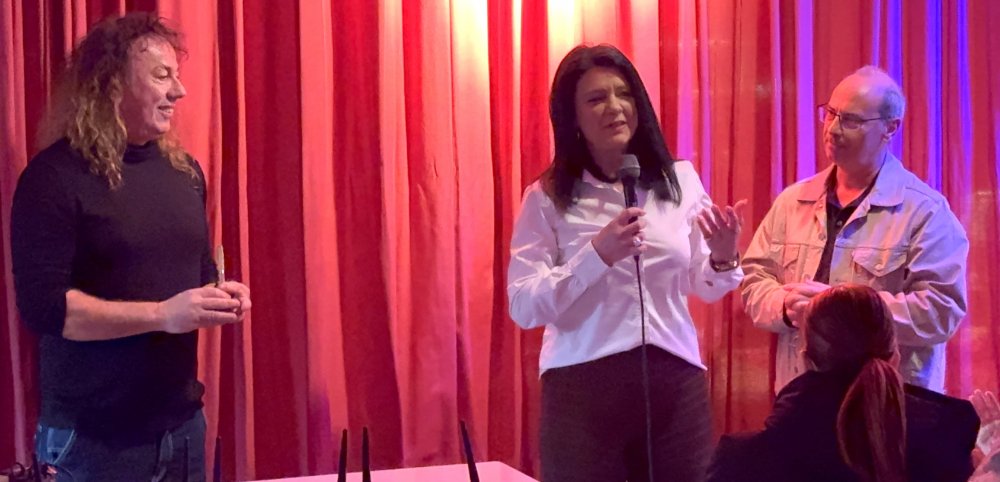 Tο SKIATHOSLIFE τίμησε τον εικαστικό & Συγγραφέα του Θεατρικού έργου 