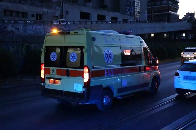 Τραγωδία στα Εξάρχεια: Νεκρός 15χρονος Γάλλος που έπεσε από μπαλκόνι ξενοδοχείου