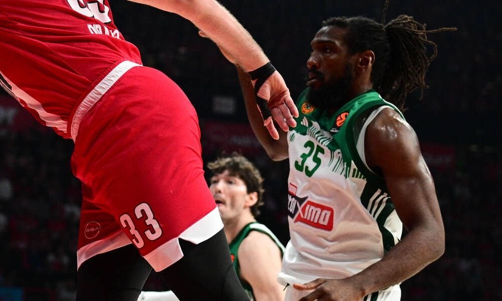 Ολυμπιακός - Παναθηναϊκός AKTOR: Διάσειση ο Φαρίντ, τέλος το ματς για τον Αμερικανό