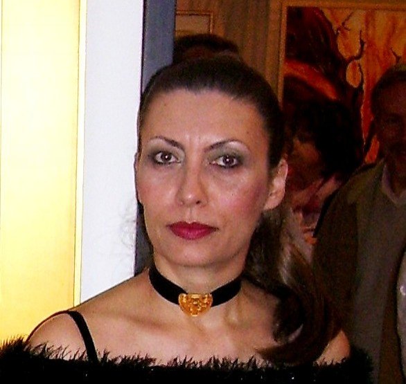 ΤΟ ΓΥΝΑΙΚΕΙΟ ΣΥΜΠΑΝ στους πίνακες ζωγραφικής της Μαρίας Καλατζή