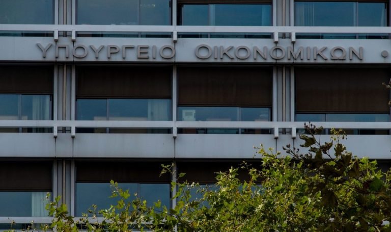 Νέο πρόγραμμα επισιτιστικής βοήθειας: Vouchers 400 εκατ. ευρώ για τρόφιμα και βασικά αγαθά