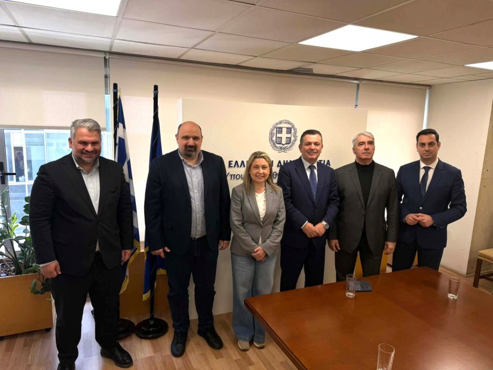 Συνεχίζεται η προσπάθεια  για τα παραλιακά καταστήματα