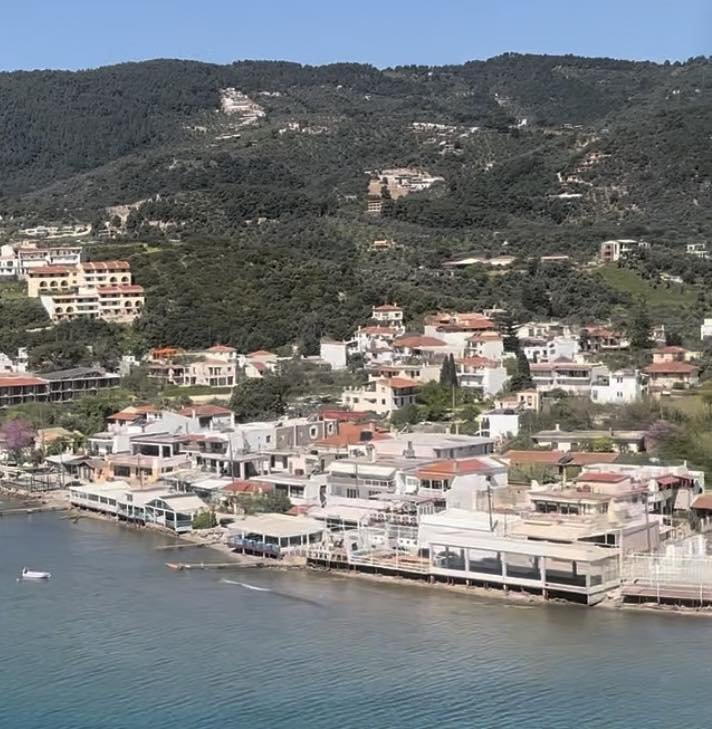 Πρωτοβουλία της ΔΗΜ.Τ.Ο. ΝΔ Σκιάθου για τα παραθαλάσσια καταστήματα του νησιού