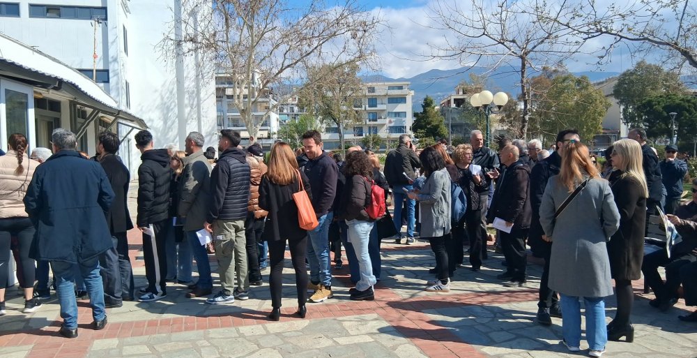 Ψήφισαν 2500 μέλη του ΠΑΣΟΚ στην Μαγνησία –Η σταυροδοσία όλων των υποψηφίων στον Βόλο