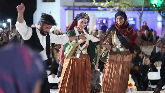 Όλη η Ελλάδα χορεύει στο 6ο Πανελλήνιο Αντάμωμα στη Σκύρο