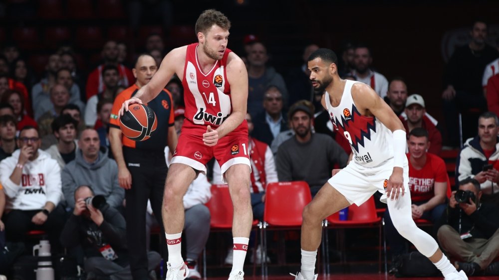 Στο 2ο ημίχρονο ο Ολυμπιακός έβαλε τους κανόνες του και η 22η νίκη είναι γεγονός