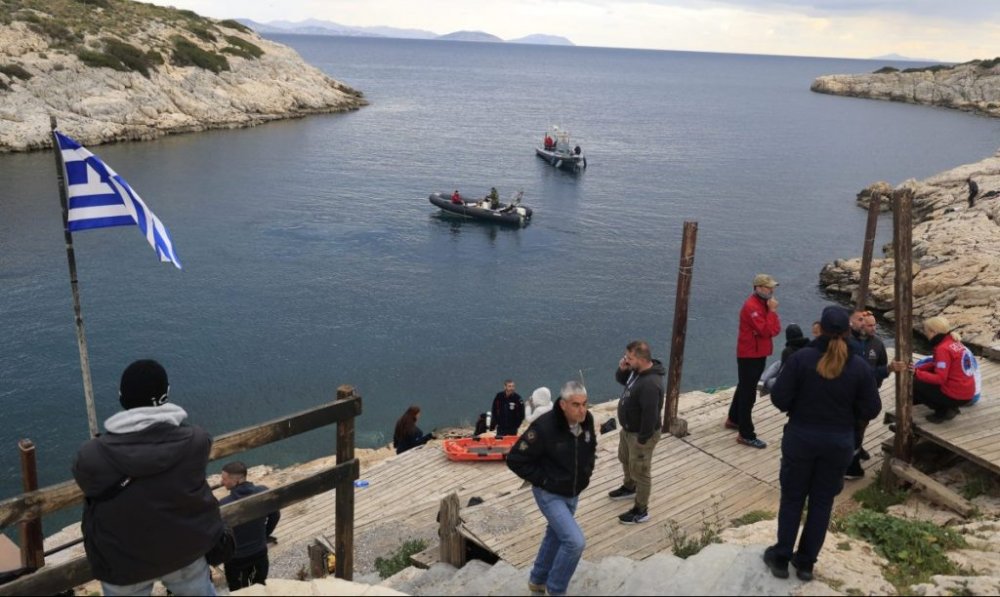 Λιμανάκια Βουλιαγμένης: Εντοπίστηκε σε μεγάλο βάθος η σορός του 34χρονου δύτη – Το Σάββατο αναμένεται η επιχείρηση ανάσυρσης
