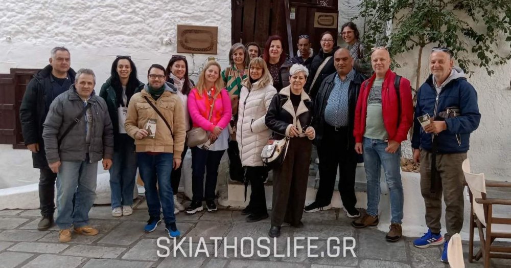 Επίσκεψη του Εσπερινού ΕΠΑΛ Σκιάθου στο Σπίτι-Μουσείο του Αλέξανδρου Παπαδιαμάντη (φωτο)