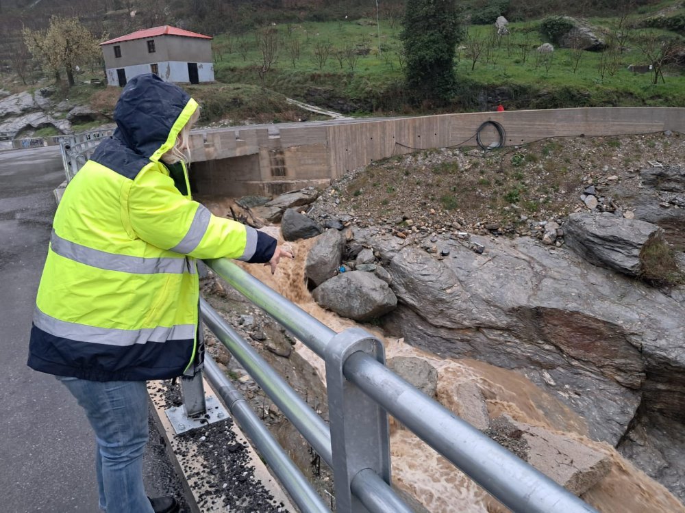 Π.Ε. ΜΑΓΝΗΣΙΑΣ & Β. ΣΠΟΡΑΔΩΝ : Μικρά προβλήματα στο οδικό δίκτυο των ΠΕΜΣ (φωτο