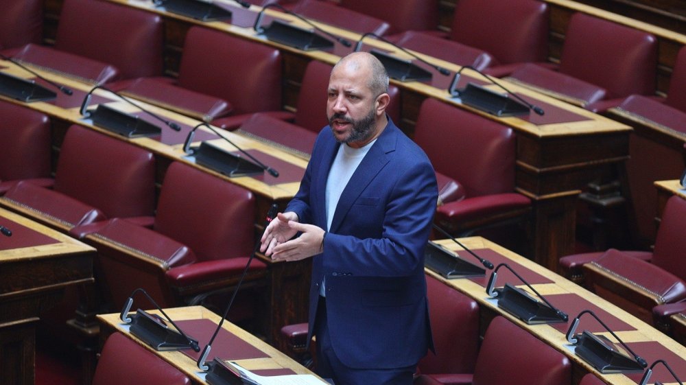 Σφοδρή κριτική Μεϊκόπουλου για το καμένο ασθενοφόρο του ΕΚΑΒ Βόλου