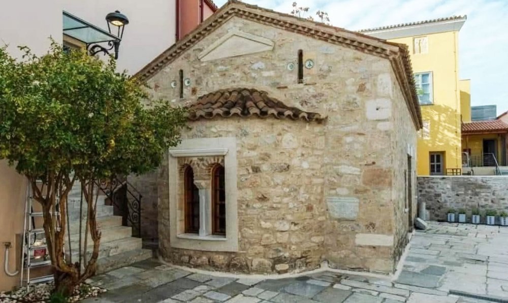 Μεσημεριανός Επιτάφιος στην Πλάκα με την αύρα του Αλέξανδρου Παπαδιαμάντη