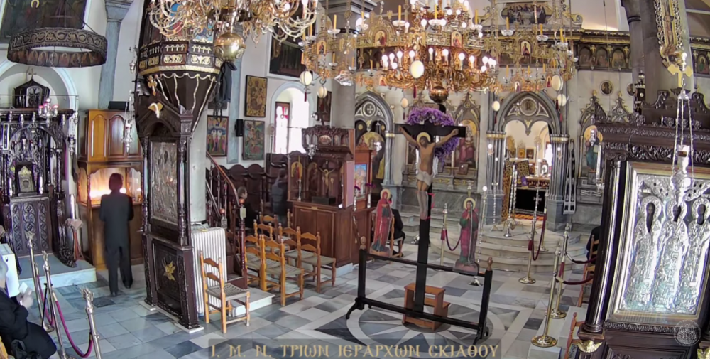 ΖΩΝΤΑΝΗ ΜΕΤΑΔΟΣΗ ΑΠΟ ΤΗΝ ΑΠΟΚΑΘΗΛΩΣΗ | ΤΟ SKIATHOSLIFE.GR ΣΤΟ ΜΗΤΡΟΠΟΛΙΤΙΚΟ ΝΑΟ ΤΡΙΩΝ ΙΕΡΑΡΧΩΝ ΣΚΙΑΘΟΥ