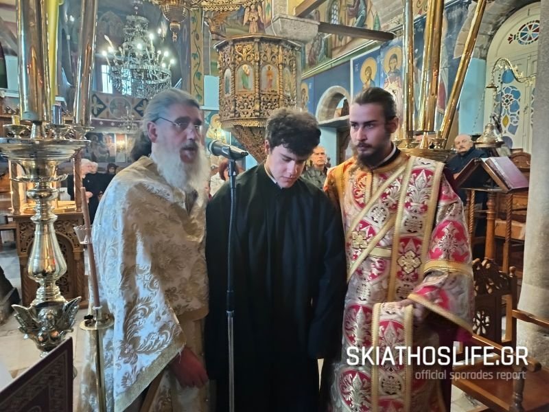 ΜΕ ΦΟΝΤΟ ΤΗΝ ΣΚΟΠΕΛΟ: Το ταξίδι ενός νέου Αναγνώστη ξεκινά ! | Μια νέα φωνή στο αναλόγιο