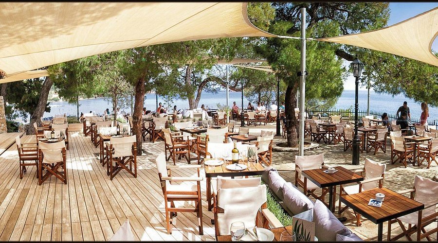 Σε λειτουργία τo Bourtzi Cafe στο πιο όμορφο σημείο του νησιού 