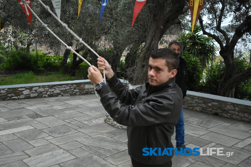 Ήχησαν οι καμπάνες στον Αη Γιώργη της Σκιάθου