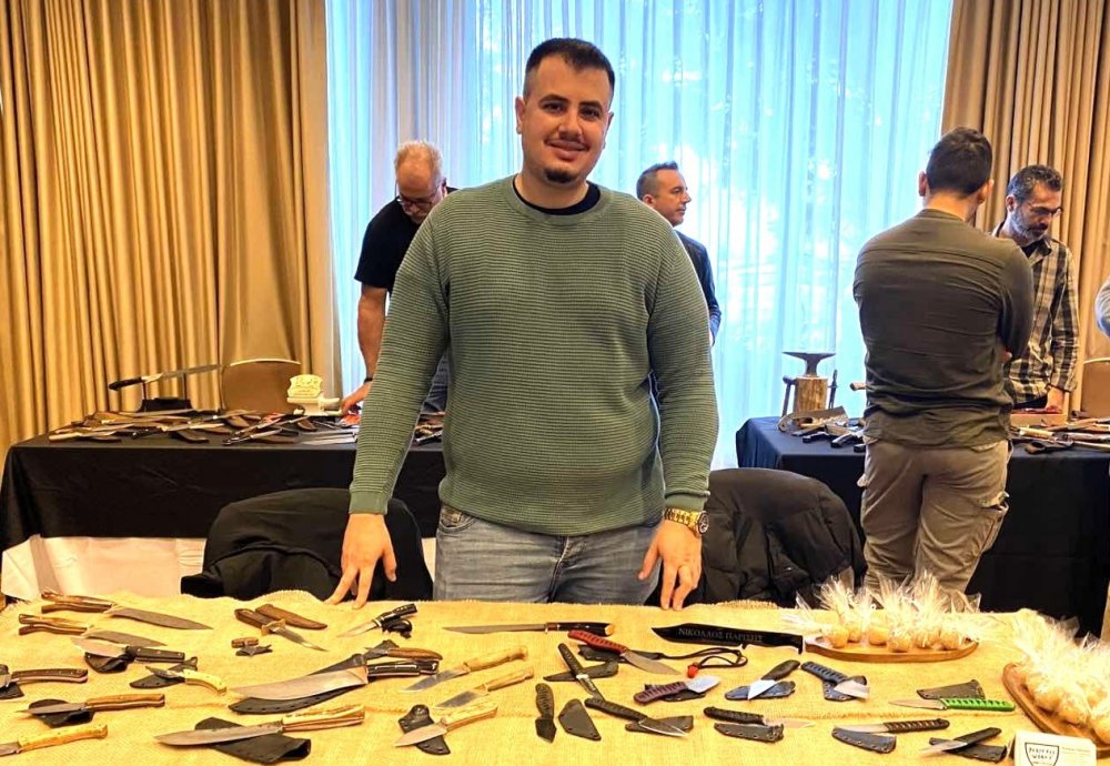 Ο Νίκος Παρίσσης είναι ο Μαχαιροποιός της νέας γενιάς αγάπης και πάθους με την τέχνη