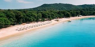 Έγκριση όρων δημοπράτησης τμημάτων αιγιαλού στις Κουκουναριές για τη λειτουργία αναψυκτηρίων – περιπτέρων