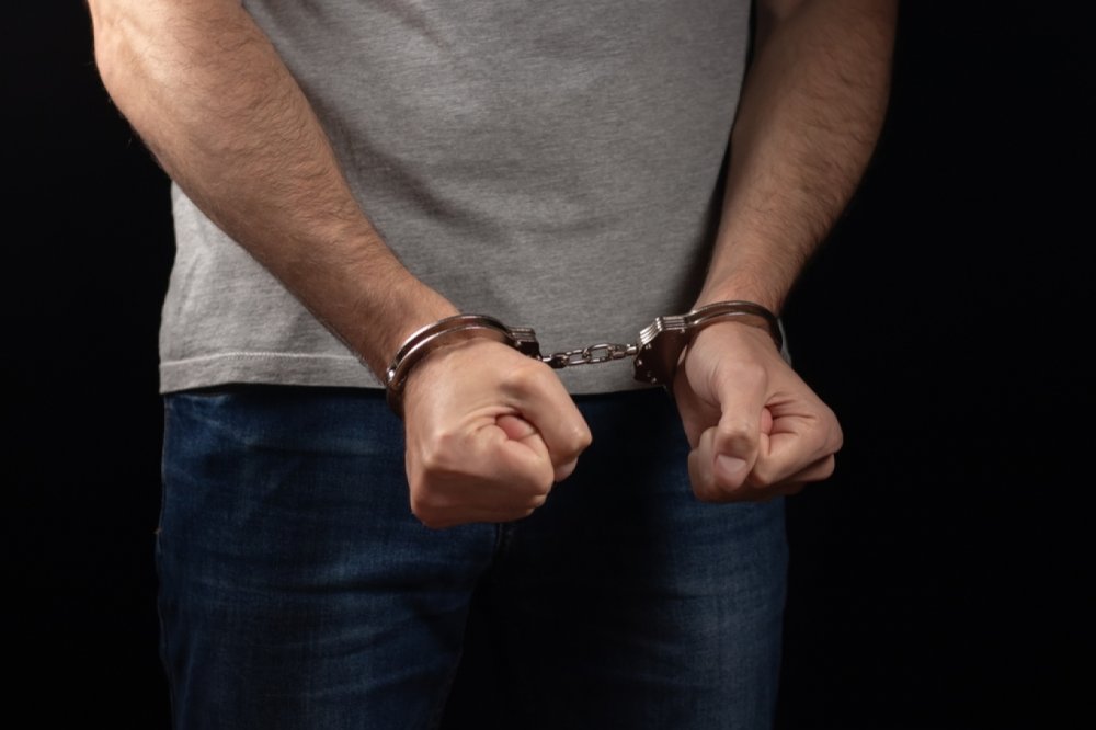 Προσωρινά κρατούμενος ο 68χρονος που παρέλαβε αποσκευές με 13 κιλά χασίς στη Σκιάθο