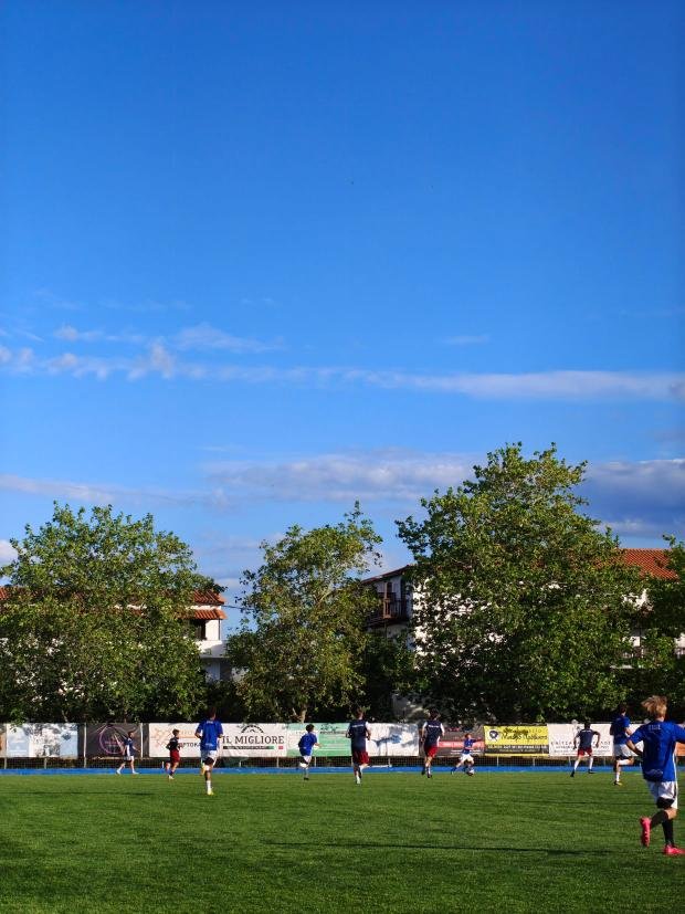 Φιλικό με τη Βελγική LEBRUN Academy είχε η ATHLETICO Skiathos Club (φωτο)