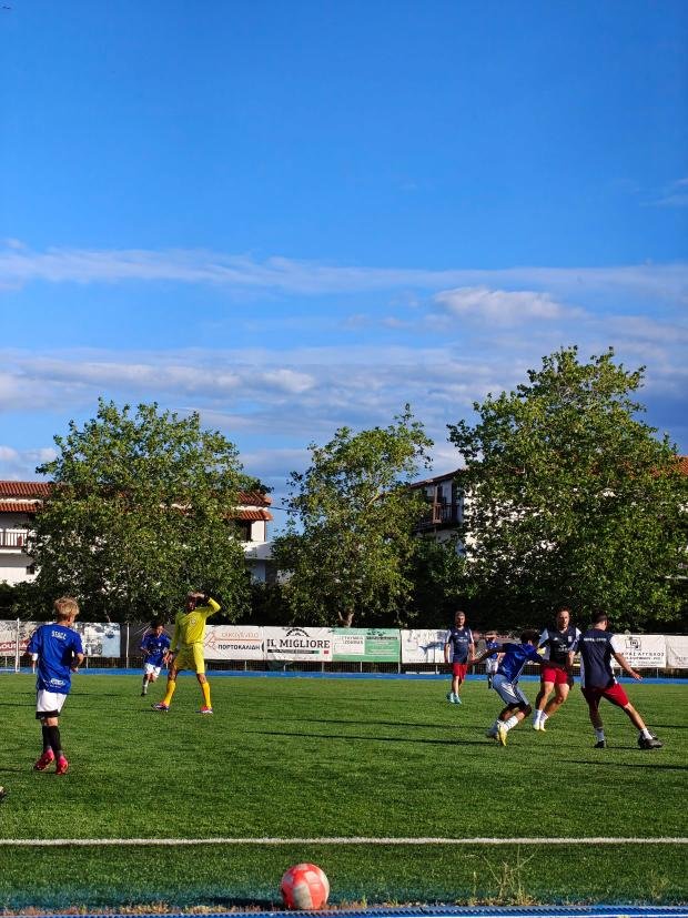 Φιλικό με τη Βελγική LEBRUN Academy είχε η ATHLETICO Skiathos Club (φωτο)