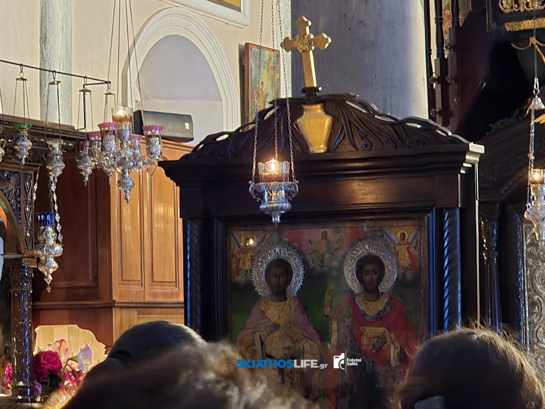 ΣΚΙΑΘΟΣ : Κατανυκτική και συγκινητική η ατμόσφαιρα στη Λειτουργία για τους μαθητές των Πανελλαδικών (video&φωτο)