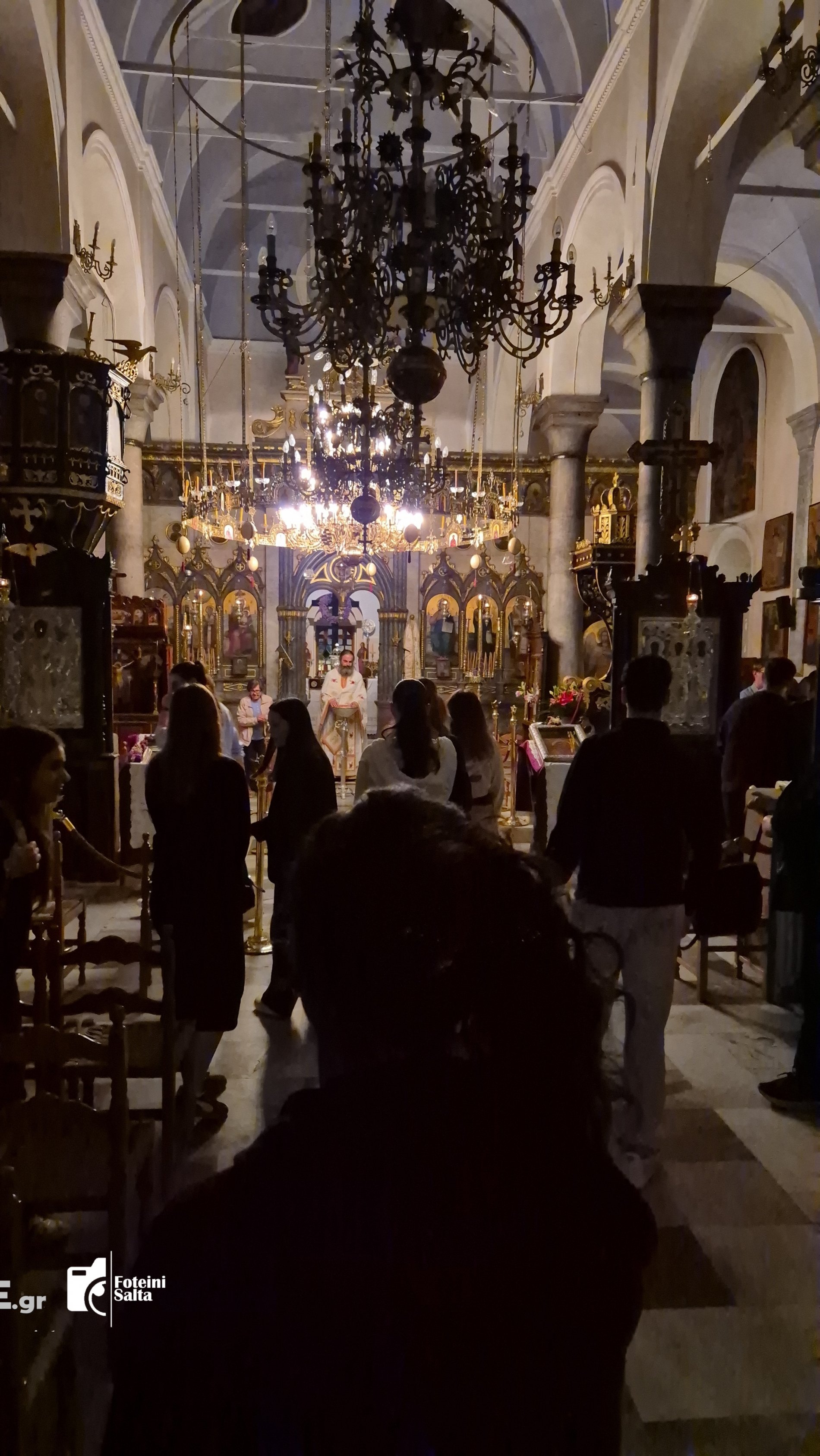 ΣΚΙΑΘΟΣ : Κατανυκτική και συγκινητική η ατμόσφαιρα στη Λειτουργία για τους μαθητές των Πανελλαδικών (video&φωτο)