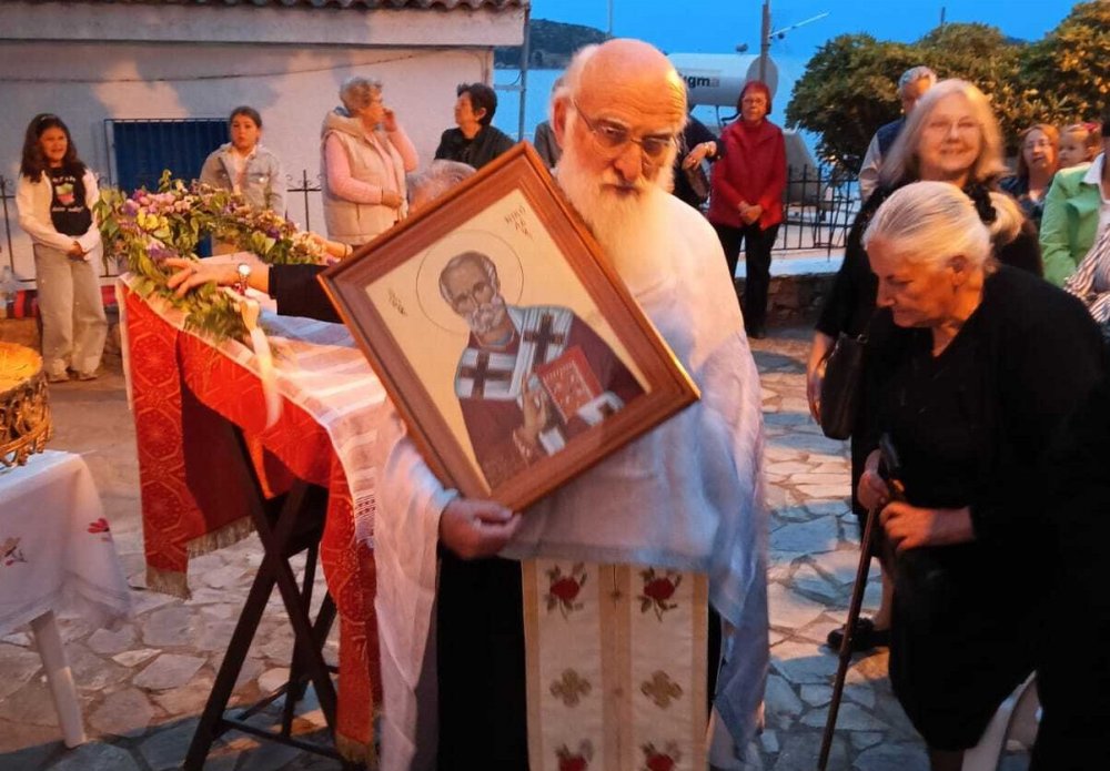 ΣΚΙΑΘΟΣ : Φωτορεπορτάζ από την ανακομιδή των λειψάνων του Αγίου Νικολάου