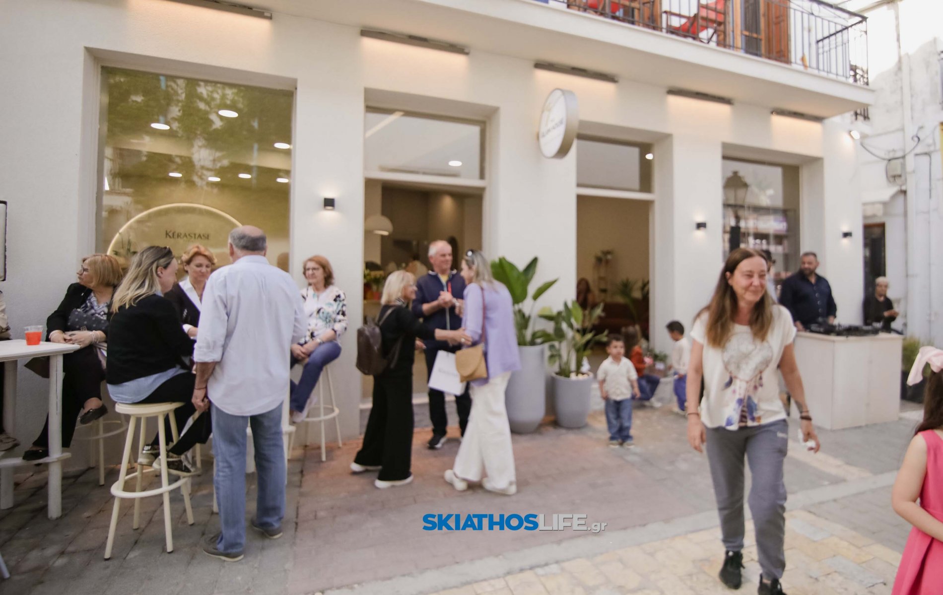 ΣΚΙΑΘΟΣ : Το The Glam House άνοιξε... και είναι υπεύθυνο για την ομορφιά σου !!!
