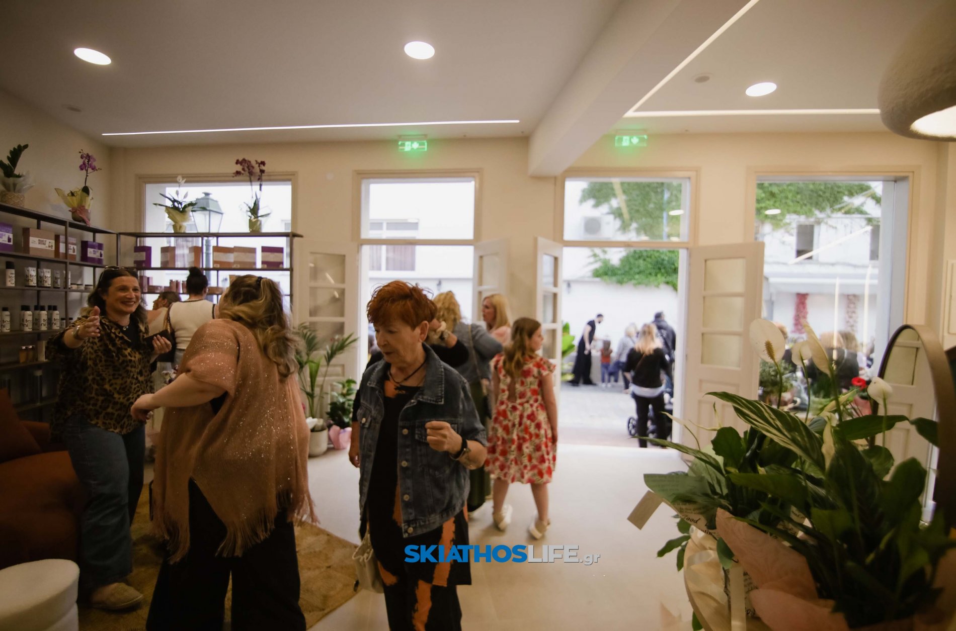ΣΚΙΑΘΟΣ : Το The Glam House άνοιξε... και είναι υπεύθυνο για την ομορφιά σου !!!