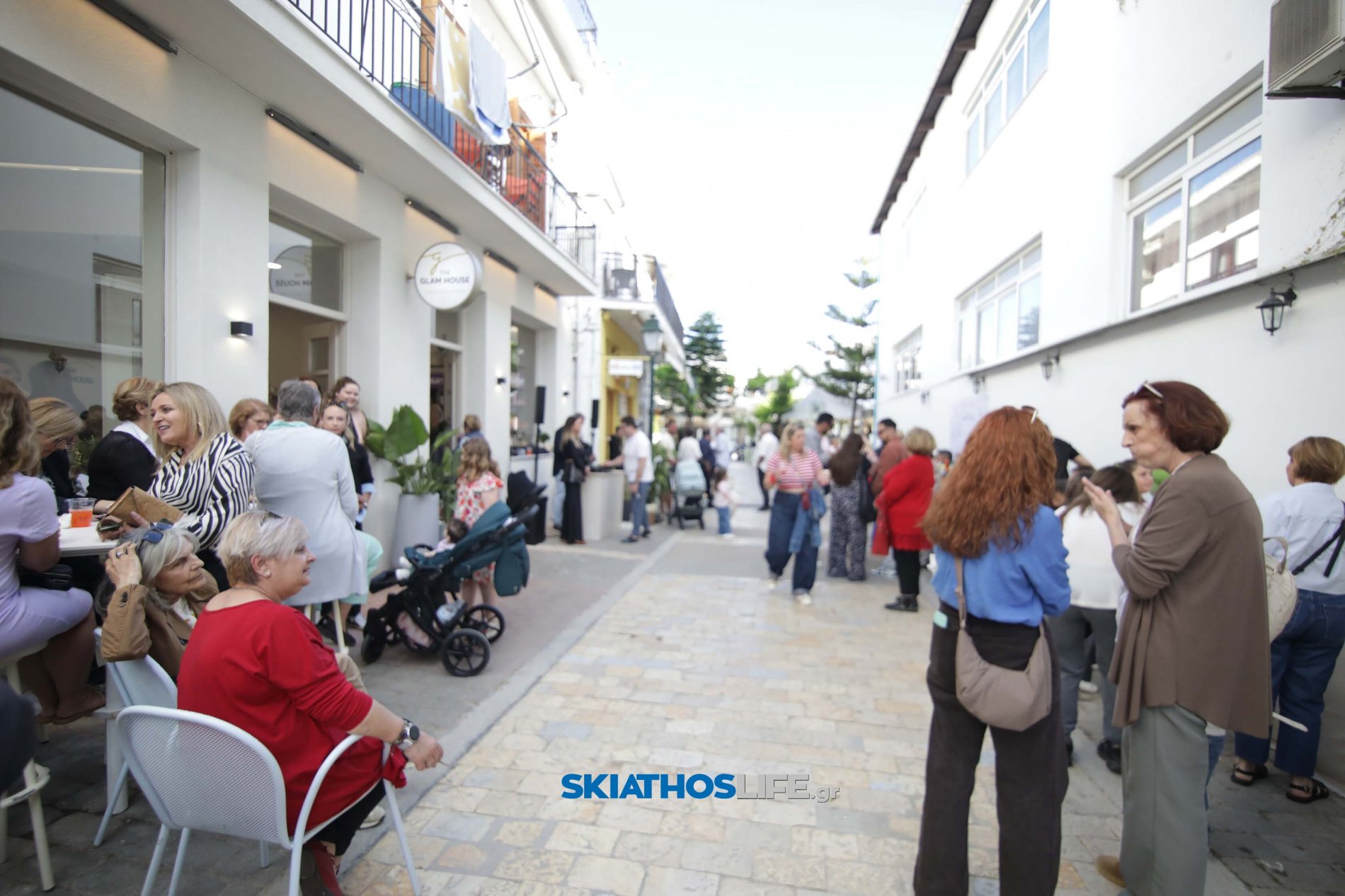 ΣΚΙΑΘΟΣ : Το The Glam House άνοιξε... και είναι υπεύθυνο για την ομορφιά σου !!!
