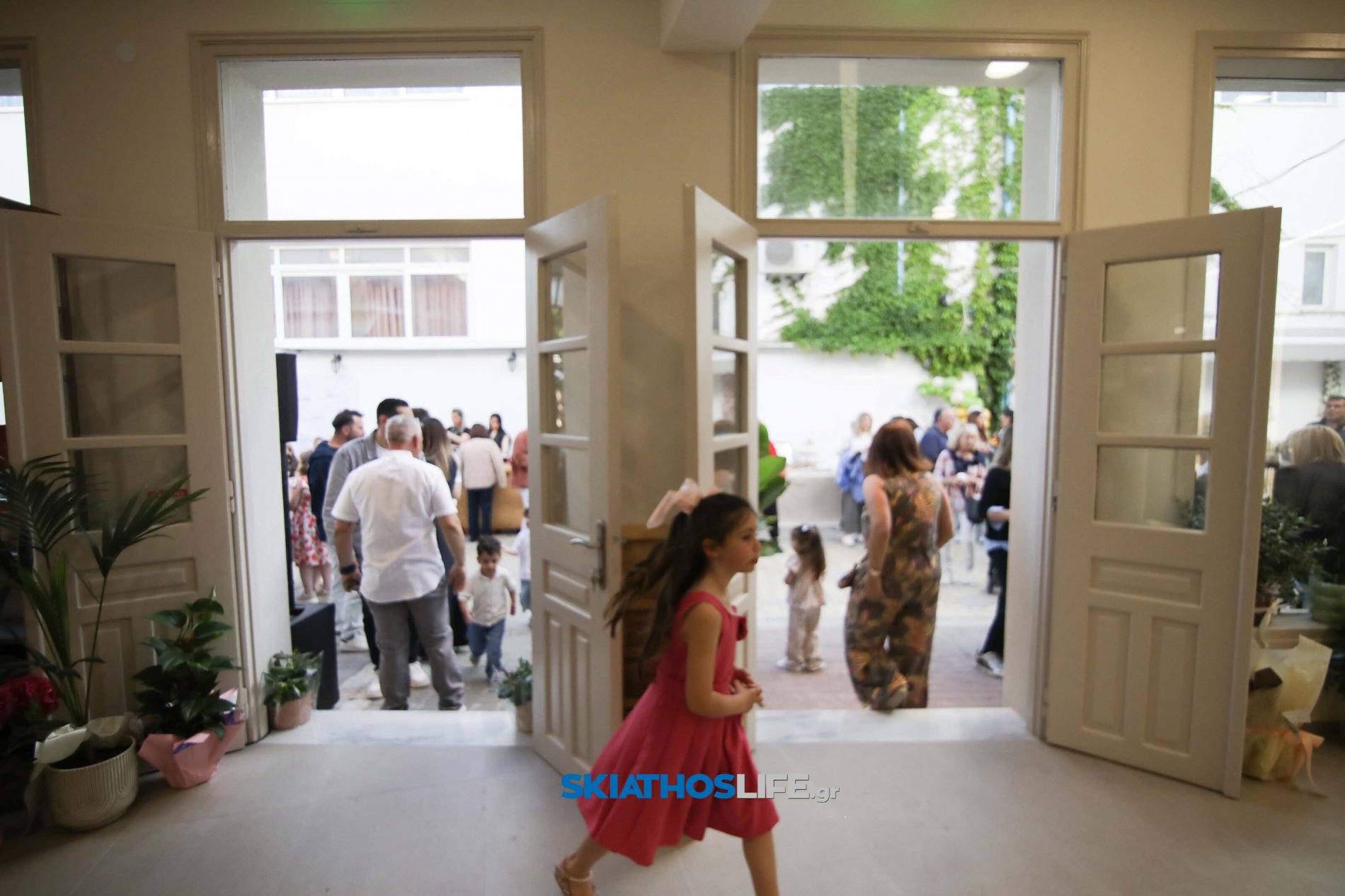 ΣΚΙΑΘΟΣ : Το The Glam House άνοιξε... και είναι υπεύθυνο για την ομορφιά σου !!!