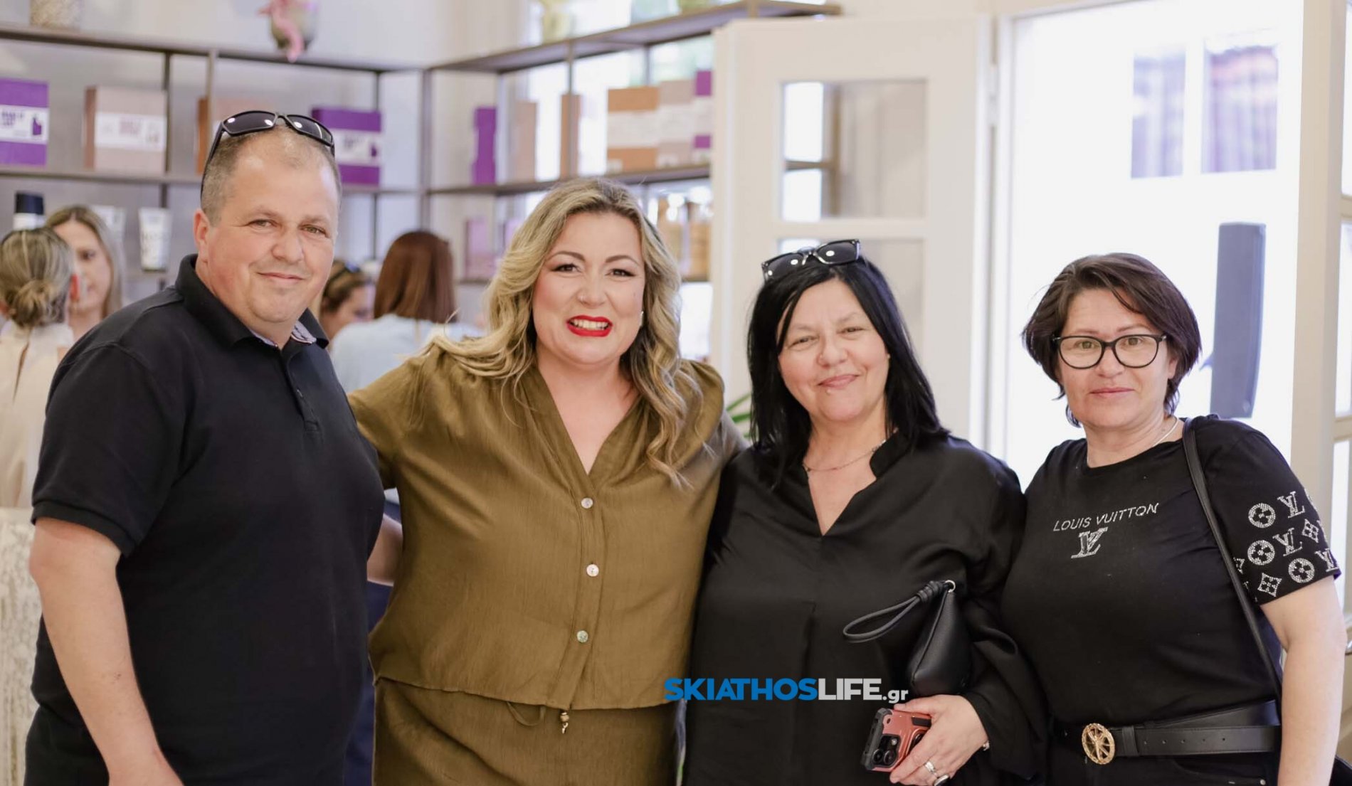 ΣΚΙΑΘΟΣ : Το The Glam House άνοιξε... και είναι υπεύθυνο για την ομορφιά σου !!!
