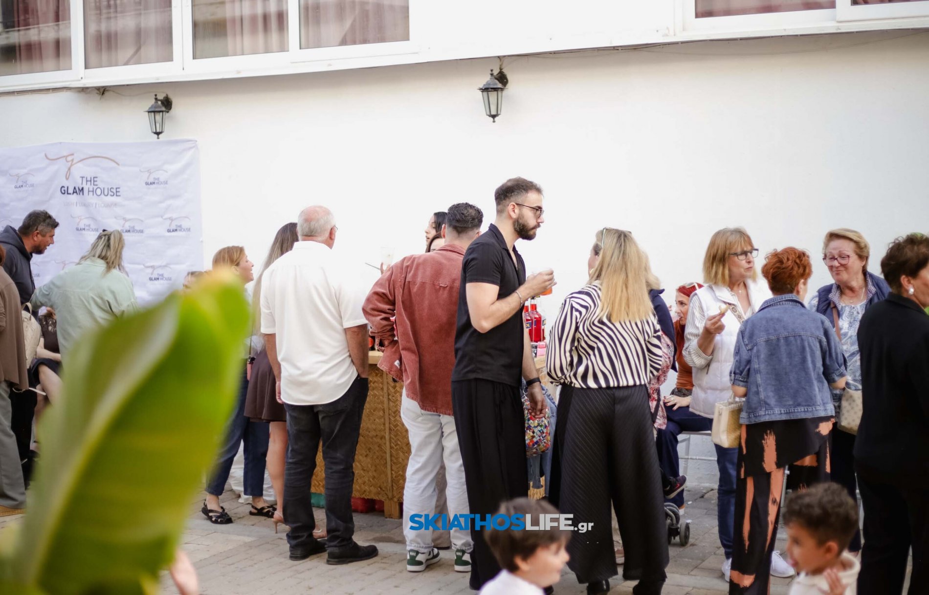 ΣΚΙΑΘΟΣ : Το The Glam House άνοιξε... και είναι υπεύθυνο για την ομορφιά σου !!!