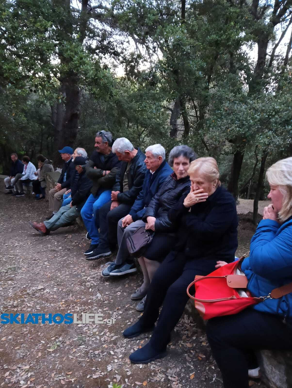Των Κωνσταντίνου και Ελένης σήμερα 21 Μαΐου | Ο εορτασμός στη Σκιάθο και η Αγρυπνία στο εξωκλήσι (φωτο)