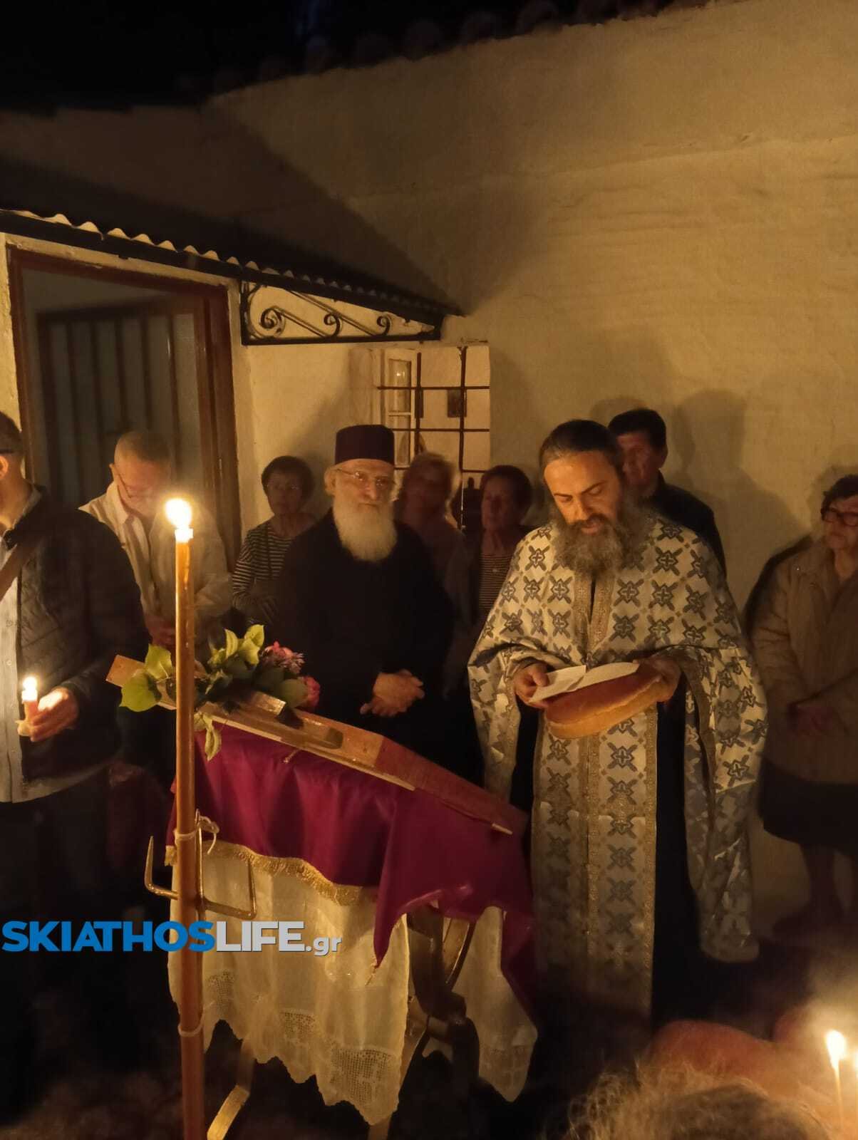 Των Κωνσταντίνου και Ελένης σήμερα 21 Μαΐου | Ο εορτασμός στη Σκιάθο και η Αγρυπνία στο εξωκλήσι (φωτο)