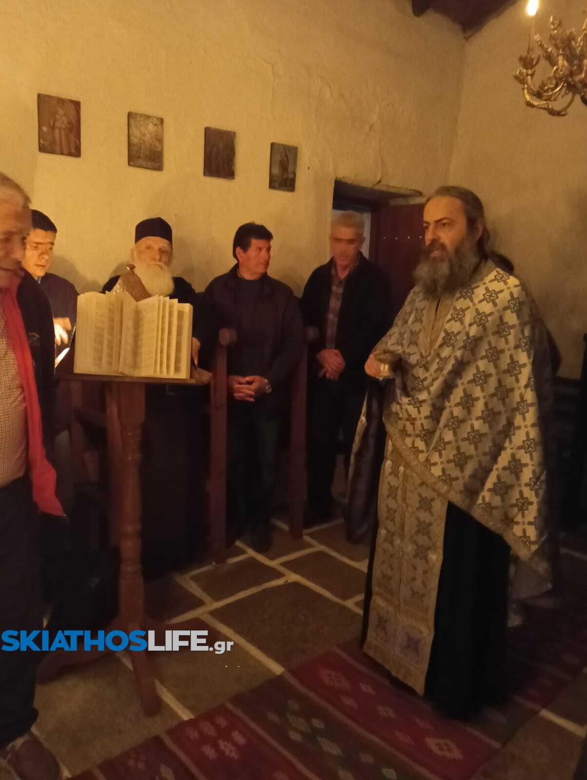 Των Κωνσταντίνου και Ελένης σήμερα 21 Μαΐου | Ο εορτασμός στη Σκιάθο και η Αγρυπνία στο εξωκλήσι (φωτο)